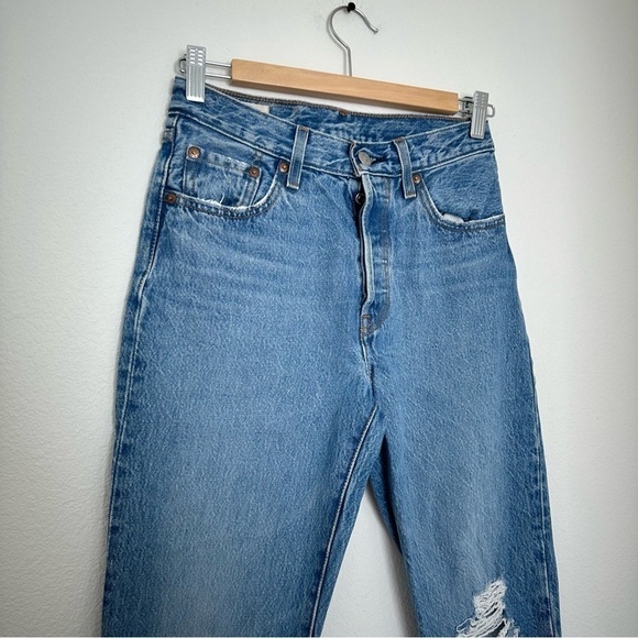 Levi’s 501 Upcycled Denim Jeans Back Smiley Pocket Floral Leather Patch Size 25 - Picture 4 of 10